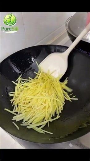 Silicone cookware: cook easy, clean easier 🧑🍳#SiliconeKitchen #EasyCooking #KitchenEssentials