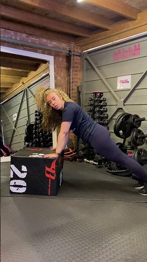 Bionic Body PlyoBox - Incline Push Ups Demonstration