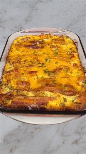 How to make an overnight breakfast casserole with bacon cheese and eggs