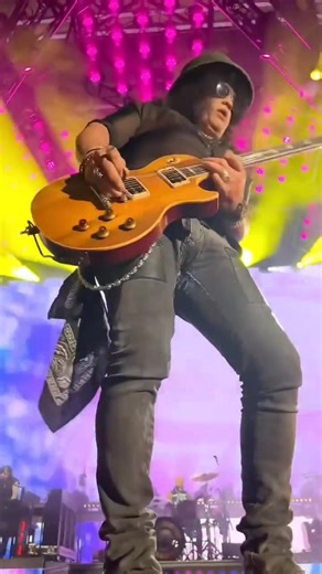 "It's So Easy" (guitar solo) Appetite For Destruction Los Angeles (2023), USA 🇺🇲 #GnFnR #GNR #Gunsnroses | Guns n' f 'n Roses.It - Nightrain Italia Fanpage