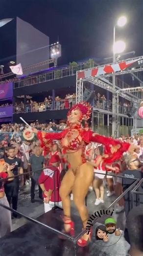 CABO FRIO NA MIRA on Instagram: "A @araujovivianne Rainha de Bateria do @salgueirooriginal protagonizou uma apresentação maravilhosa no último dia de ensaio técnico. Samba no pé afiado, presença dominante e uma conexão absurda com a Furiosa - foi aula de realeza do samba. Viviane é Salgueiro em essência: força, garra, brilho e entrega total. Cada passo levantou a arquibancada, cada sorriso incendiou a pista. A bateria veio pulsando forte, e a Rainha conduziu com maestria, mostrando por que sua p