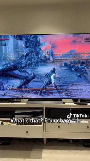 Conquer the First Boss in Bloodborne: Hunter Axe Tips