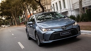 Vídeo: Toyota Corolla 2020 se renova, ganha novo motor, câmbio e até versão híbrida