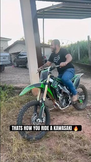 That’s how you ride a #Kawasaki Dirt Bike! #nationwidebikelife #bikelife #offroad