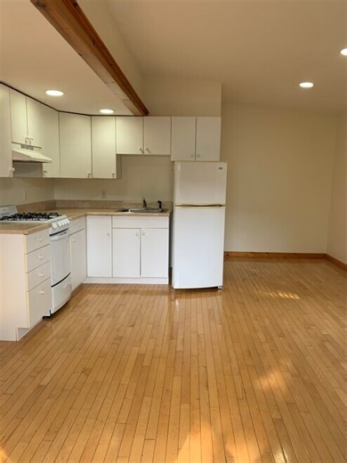 37 Court St, Exeter, NH 03833 - For Rent