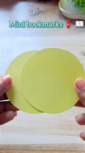 Mini paper bookmarks making ideas #diy #craft #ceylocraft #handmade #books #bookmark #shorts