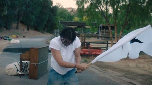 Terjemahan Lirik Lagu Home Is Where The Hurt Is - LANY: Saturday, Runaway, Get Out Of The Circus - Tribunnews.com