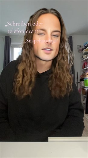 Snapchat Vlogs: Writing or Calling?