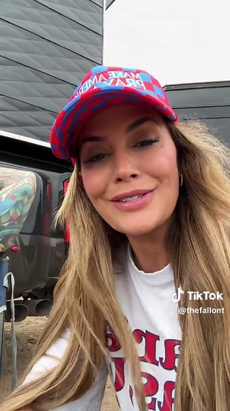 Thrilling Barrel Racing Competition Victory