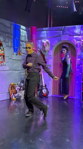 That Saturday night #Svengoolie feeling! Tune in tonight for the classic "Creature from the Black Lagoon" on Svengoolie, 8P | 7C on MeTV! #metv #svensquad #nostalgiaferatoo #imp #gwengoolie #horror #horrorhosts #nopersonalchecks #berwyn #chicagoicon #svengooliestomp #svengooliestompdance #freddyboomboomcannon #spooky #dance #anxietydancetrend #trend #creatures #creaturefromtheblacklagoon | Svengoolie