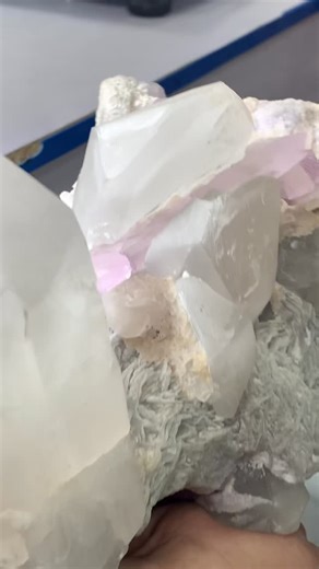 Rahman Gems & Minerals on Instagram: "A beautiful natural specimen featuring well-terminated Kunzite combined with clear Quartz crystals. The Kunzite shows elegant shafted, striated growth with excellent luster, while the Quartz adds sharp contrast and balance. Untreated and in original condition—perfect for collectors and display."
