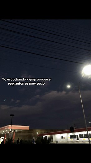 En realidad yo escucho de todo JAJSHS #redlights #straykids #banchang #hyunjin #fansstraykids