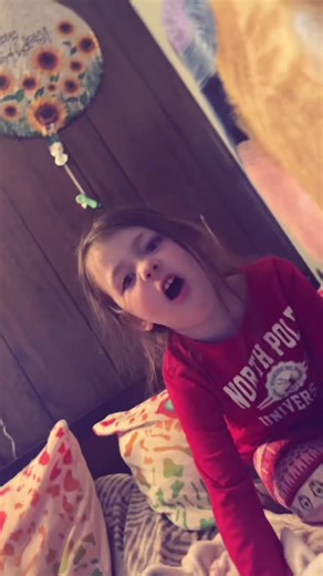 chloeeee14 (@chloeeee1464)’s videos with original sound - chloeeee14