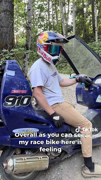 Feeling loose on the Urban Courier Tank race machine. A few adjustments and it should be ready for the Washougal National. What mods would you like to see done to this thing? @Red Bull Motorsports @Red Bull @MotoSport.com @Maxima Racing Oils #scooter #urbancourier #tank150