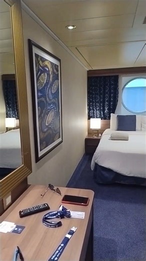 Por dentro da cabine externa do navio MSC Preziosa.