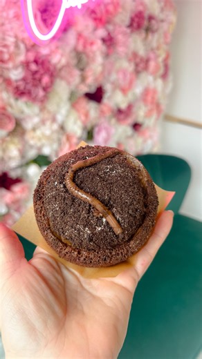 Ohhhhhh come along as I make these disgustingly real looking worms for our dirt brownies and cupcakes! Not only am I a hot mess in these videos, but so are these damn worms. They were not as easy as Pinterest would have you believe, and they took numerous days. But oh so worth it! Cupcakes and brownies are available now! Also introducing our new deep dish brownies. Only here at EMC! #eatmorecakenh #halloweentreats #spookytreats #edibleworms #grwm #dayinthelifeofabaker #madefromscratch | Eat More