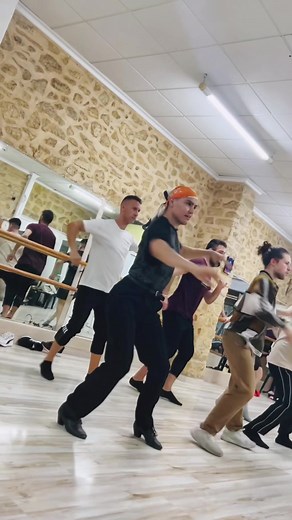 Latin Dance: Shake Your Body with the Salsa Conga