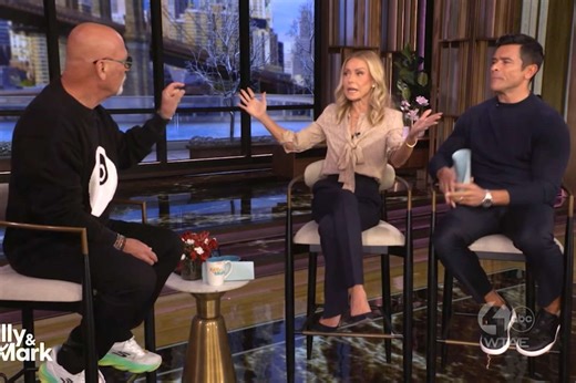 Howie Mandel scolds Kelly Ripa, Mark Consuelos in tense moment on air: 'I don't like that'