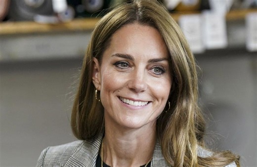 En 15 secondes, Kate Middleton se fait un chignon ballerine sans élastique qui enflamme les réseaux