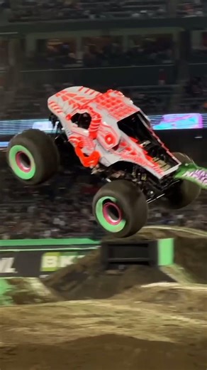 insane monstertruck accident🤯🔥 #monsterjam #monstertrucks #stunts
