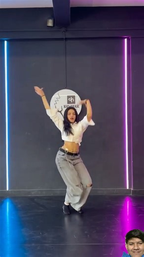 SHKINI 😍anshika | Guru Randhawa songs | #shkini #viral #shorts #dance #youtubeshorts