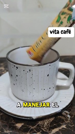 Características y Beneficios Reportados del Vita Café DXN: Ingredientes Clave: Suele ser una fórmula de 6 en 1 que contiene: Café: Para el sabor y el efecto estimulante. Extracto de Ganoderma (Lingzhi): Un hongo conocido en la medicina tradicional asiática. Ginseng: Una raíz utilizada para promover la vitalidad. Eurycoma longifolia Jack (Tongkat Ali o Longifolia Jack): Una hierba usada a menudo como tónico energético. Además, puede contener crema no láctea y azúcar. Fuente de Nutrientes: Se prom