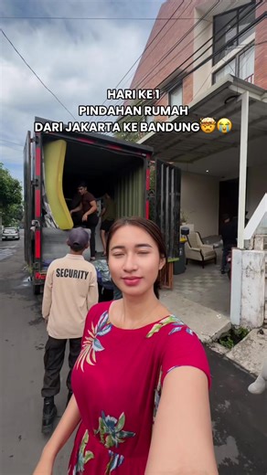 setelah istrirahat sejenak dari semuanya… akhirnya kita lanjutin pindahan lg yg sempet tertunda❤️ ternyata pindahan tuh cape bgt yahh😂🤭