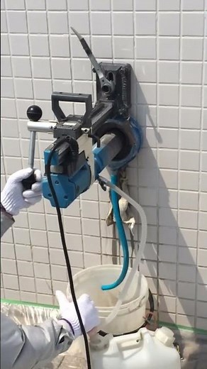 耐震診断によるコンクリートコア抜き（現場）