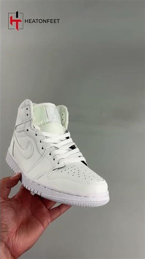 Unboxing Nike Air Jordan 1 Mid Triple White