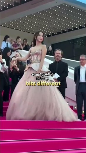 she is rl princess! 😭😭🫂💋 #jenniekim #jisooo #rosé #lisa#blackpink#visual#jisookim