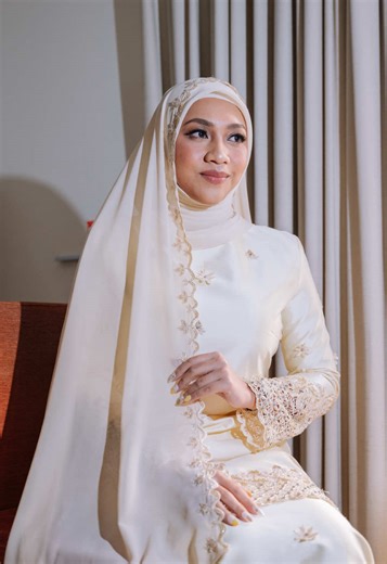 Elegant Hijab Styling for Indonesian Bride AKITAV