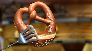 Die Geschichte der Brezel beginnt schon bei den alten Römern