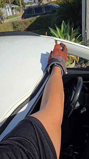 1.4M views · 6.1K reactions | Clean Glue Trim  #orangecounty #oc #autoglass #satisfying | AUTO GLASS KINGS | Facebook