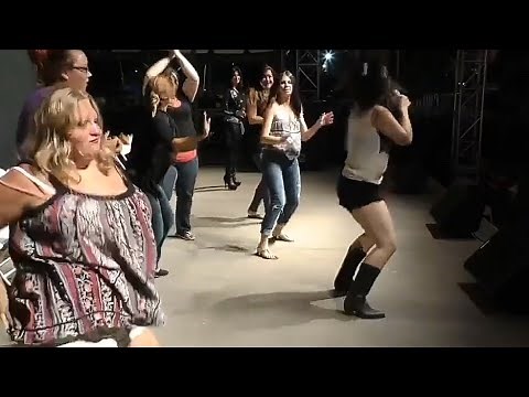 Hypnotized Ladies Dancing - Stage Hypnosis Show [720p]