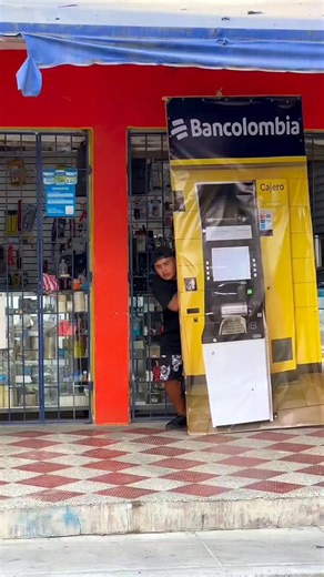 Funny fake atm machine prank gona crazy🤣🤣🤣