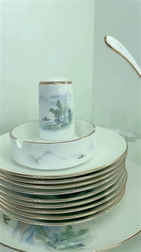 景徳鎮 高温ボーンチャイナ｜錦繍河山・釉中彩の芸術食器#景徳鎮#ボーンチャイナ#高温焼成#釉中彩#錦繍河山#中国美学#芸術食器#テーブルウェア#上質な暮らし#YouTubeShorts