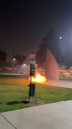 2 stage whistle to strobe Walter white rocket ! MUST WATCH!! #pyrotechnica #fireworks #pyrolife