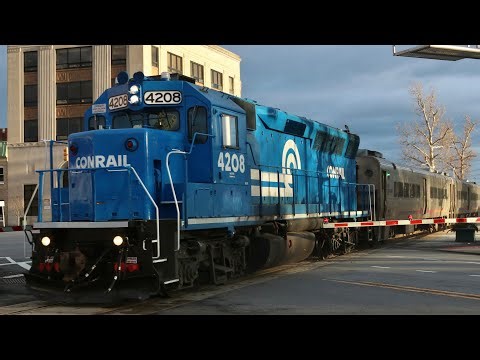 NJT 4208 (Conrail) in Westwood