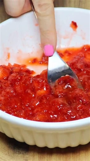 Chocolate strawberry ice bomb 😍🍓 #viral #shortvideo