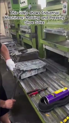 Molding and Pressing Shoe Soles #IndustrialMachinery #ManufacturingProcess #ShoeFactory#shorts