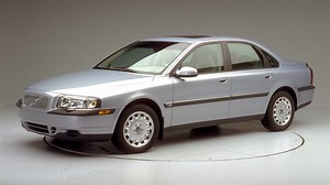 2000 Volvo S80 4-door sedan