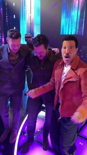 In case you’ve ever wondered how we spend our time during the #IDOL commercial break🕺