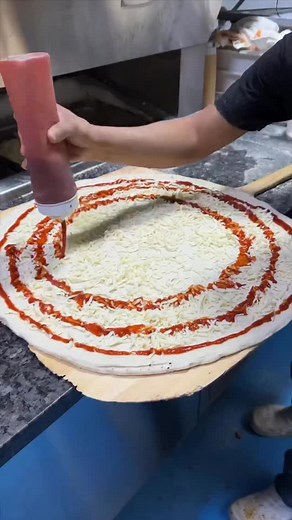 11K views · 86 reactions | Is McDonald’s or Pizza Hut better?! 樂 #fastfood #foodhistory #foodfacts #food #mcdonalds #tacobell | Chef Gilburt | Facebook