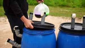 تماشای ویدیو: EXPERIMENT Big Toothpaste Eruption from Fanta, Coca Cola...