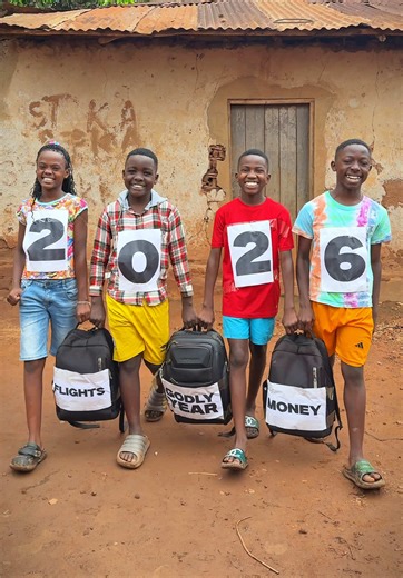 As we walk into 2026, We pray for a Godly Year filled with favor and blessings🙇‍♂️🙏 Happy New Year to you all💃🎉🥳 #newyear #2026 #smashtalentkidsafrica #fyp