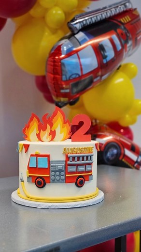 Build a fondant fire truck with me!  Balloons:@artyourevent Cake...