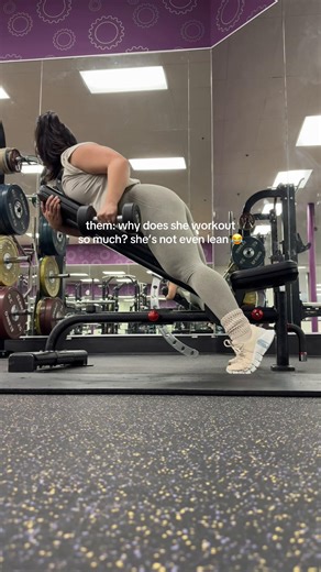 Training for more than aesthetics 💪🏼🏋🏻‍♀️ program I use @SBTD App seamless leggings scrunch socks @Buffbunny Collection #LiftsWithStephie #trainingforlife #functionalstrength #strongwomen #gymgirlies