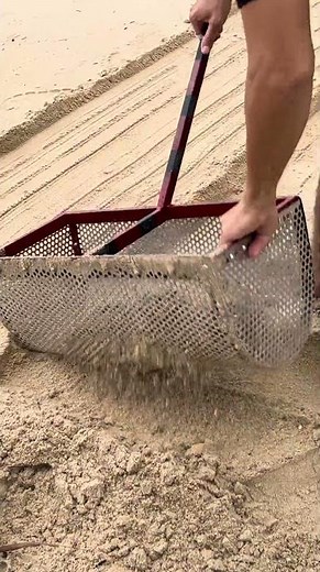 Beach Clean Up Hidden Treasure 🌴 | Making the Beach Clean and Beautiful Again!