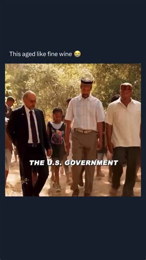 Dark Humor on Instagram: "😭😭 Key & Peele (2012) is a landmark sketch comedy series starring Keegan-Michael Key and Jordan Peele that explores a wide range of societal issues through a blend of absurdism and biting satire. The show is particularly renowned for its insightful commentary on race relations, ethnic stereotypes, and the nuances of African-American culture, often utilizing “invisible games” where the audience understands a social subtext that the characters are desperately trying to