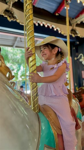 5 tips you NEED TO KNOW if brining your toddler to the park this March! 📋🎒🌳 The park reopens to the general public on March 28. Visit our website now to view rides, gardens, water attractions and more! 📲 | Gilroy Gardens